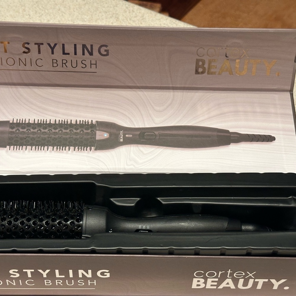 Hot styling 1.5” ionic brush NEW